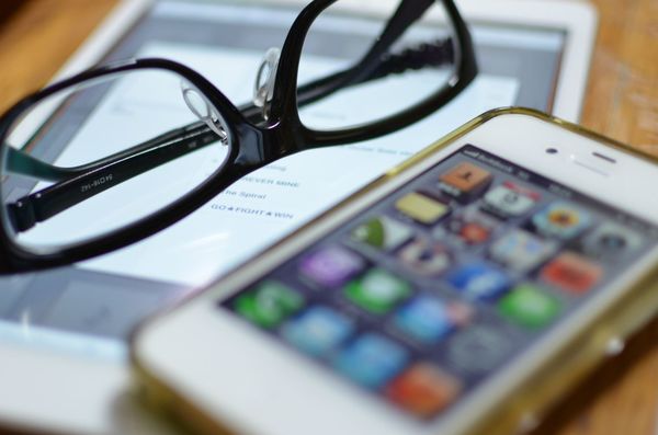iPhone 3Gの「i.softbank.jp」のメールアドレスを変更するには