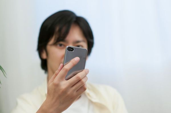 撮影した写真をパソコンに保存するには