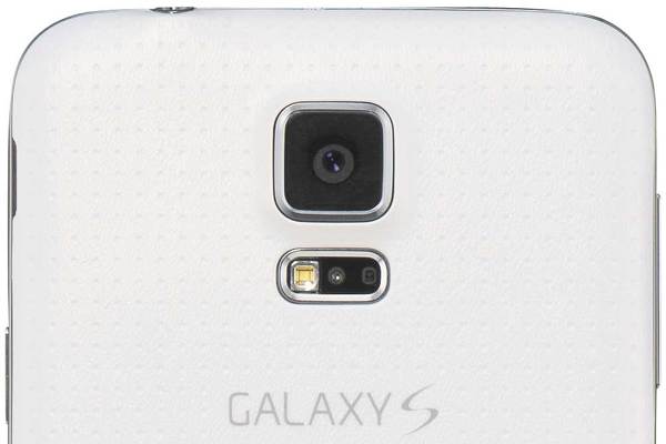 GALAXY S5はどんなスマホ? 本体の各部名称と役割を知ろう