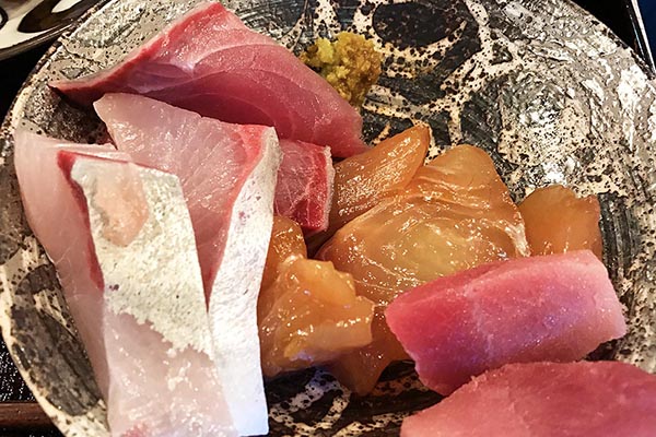 【神保町ペロリ旅】第23食 驚異的コスパ! 神田「大和屋 音次郎」のランチお刺身食べ放題(後編)
