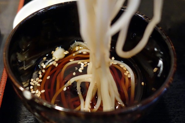 【神保町ペロリ旅】第26食 末広町「松月庵」の「メガもりそば」(写真ギャラリー)